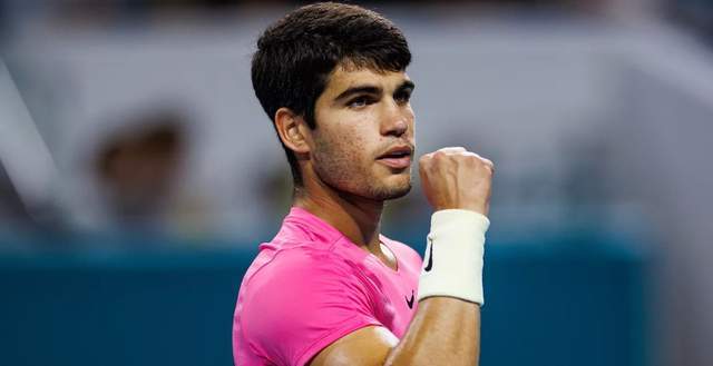 现了两位超 现了两位超